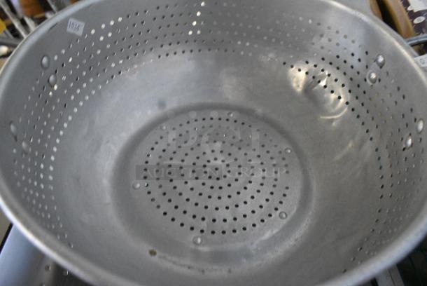 Metal Colander - Image 4 of 4