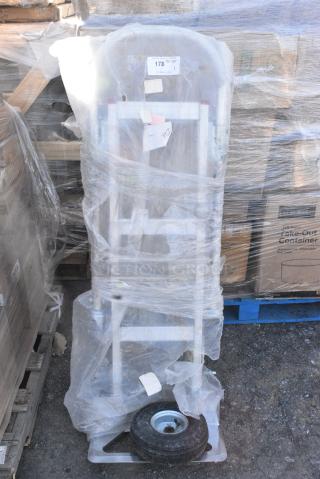 BRAND NEW SCRATCH AND DENT! HS-1009 Lavex 750 lb. 2-in-1 Convertible Hand Truck with Pneumatic Wheels
