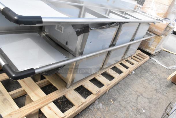 BRAND NEW SCRATCH AND DENT! Regency 600S32424224 124" 16-Gauge Stainless Steel Three Compartment Commercial Sink with 2 Drainboards - 24" x 24" - Image 2 of 6