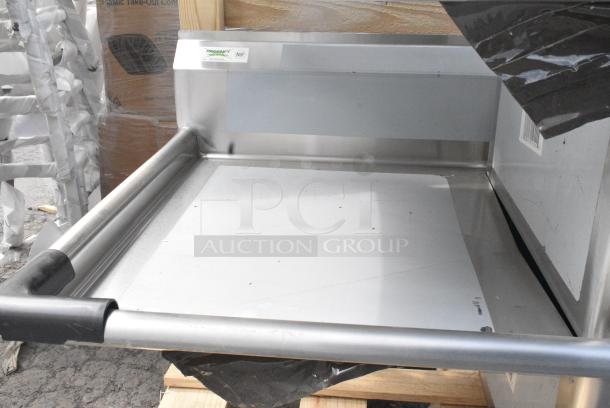 BRAND NEW SCRATCH AND DENT! Regency 600S32424224 124" 16-Gauge Stainless Steel Three Compartment Commercial Sink with 2 Drainboards - 24" x 24" - Image 5 of 6
