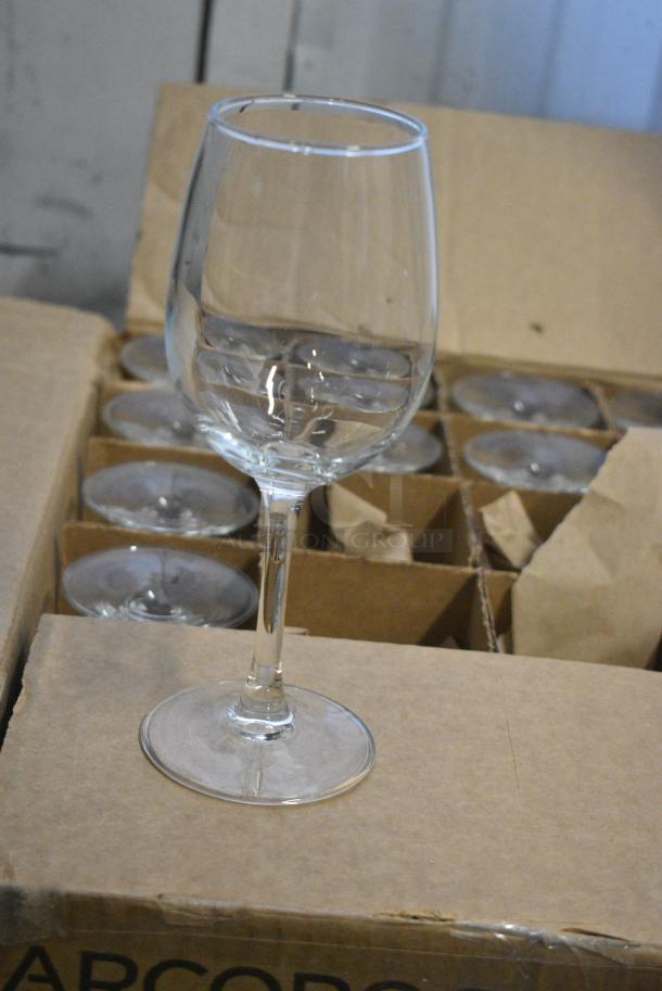 BRAND NEW SCRATCH AND DENT! Box of 20 P0776A Arcoroc Excalibur Breeze 11.75 oz. Customizable Wine Glass by Arc Cardinal - Image 5 of 6