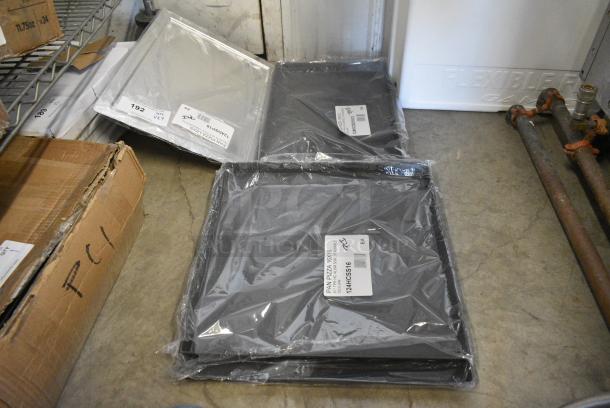 4 BRAND NEW SCRATCH AND DENT! Items Including 124HCSS1812 American Metalcraft 18" x 12" Hard Coat Aluminum Rectangular Sicilian-Style Pizza Pan HCSS1812, 124DSP18 American Metalcraft 18 1/2" x 13 1/2" Rectangular Deep Dish Pizza Pan Separator / Lid DSP18, 124HCSS16 American Metalcraft 16" x 16" Hard Coat Aluminum Square Sicilian-Style Pizza Pan HCSS16. 4 Times Your Bid! - Image 3 of 9