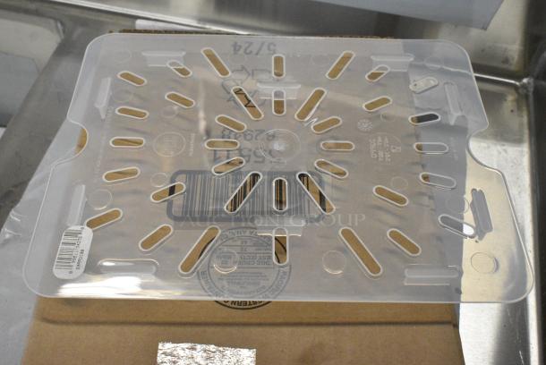 2 BRAND NEW SCRATCH AND DENT! Box of Cambro 20PPD190 1/2 Size Translucent Polypropylene Drain Tray. 2 Times Your Bid! - Image 4 of 6