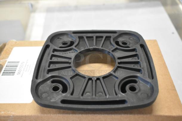 BRAND NEW SCRATCH AND DENT! 96515579 Vitamix 15579 Centering Pad - Image 1 of 5