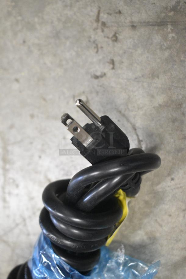 BRAND NEW SCRATCH AND DENT! Avantco 360CPT15HC CPT-15-HC 15" Countertop Refrigerated Prep Rail. 115 Volts, 1 Phase. Tested and Working! - Image 6 of 8