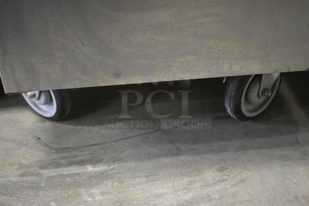 Vulcan VFDUMP Stainless Steel Commercial Fry Dumping Warming Station on Commercial Casters. - Image 6 of 8