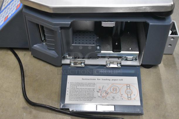 BRAND NEW SCRATCH AND DENT! AvaMix 334PCSP30T 30 lb. Digital WiFi Price Computing Scale with Thermal Label Printer and LCD Tower Display, Tested and Working! - Image 8 of 9