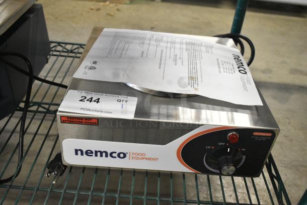 BRAND NEW SCRATCH AND DENT! 2024 Nemco 6310-1 Electric Countertop Hot Plate with 1 Solid Burner. 120 Volts, 1 Phase. Tested and Working! - Image 2 of 7