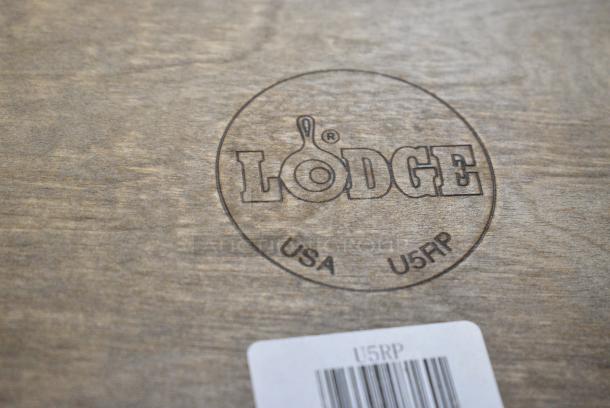 BRAND NEW SCRATCH AND DENT! Box of 12 Lodge U5RP 9 1/2" Round Wood Underliner with Walnut Finish - Image 4 of 5