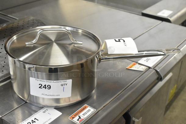 BRAND NEW SCRATCH AND DENT! Vigor 473SSAUCP6 SS1 Series 6 Qt. Stainless Steel Sauce Pan with Aluminum-Clad Bottom and Cover - Image 1 of 6