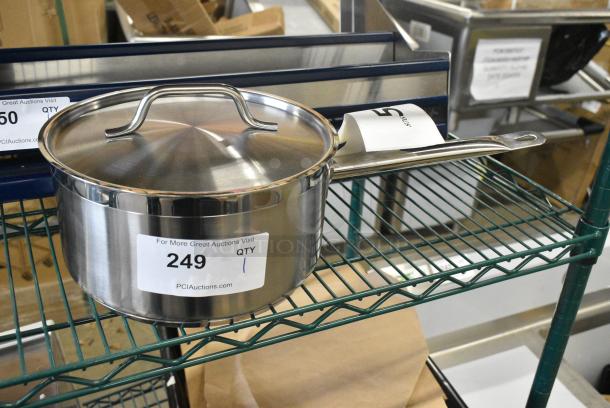 BRAND NEW SCRATCH AND DENT! Vigor 473SSAUCP6 SS1 Series 6 Qt. Stainless Steel Sauce Pan with Aluminum-Clad Bottom and Cover - Image 2 of 6