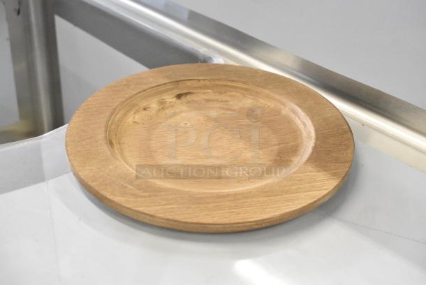 BRAND NEW SCRATCH AND DENT! Box of 6 Lodge U5RP 9 1/2" Round Wood Underliner with Walnut Finish - Image 3 of 6