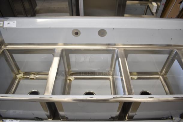 BRAND NEW SCRATCH AND DENT! Regency 600S3181824R Stainless Steel 3 Bay Sink w/ Right Side Drain Board. No Legs. - Image 3 of 5