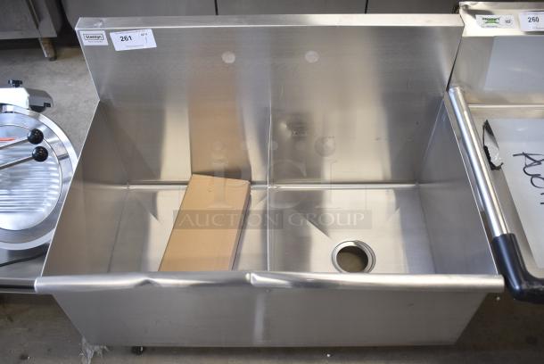 BRAND NEW SCRATCH AND DENT! Steelton 522US21821 Stainless Steel 2 Bay Sink. No Legs. - Image 1 of 7