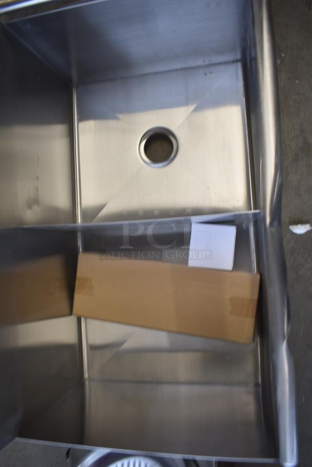 BRAND NEW SCRATCH AND DENT! Steelton 522US21821 Stainless Steel 2 Bay Sink. No Legs. - Image 4 of 7