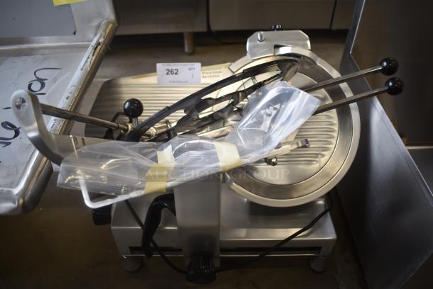 BRAND NEW SCRATCH AND DENT! Avantco ASM0013 177SL713MAN Stainless Steel 13" Medium-Duty Manual Gravity Feed Meat Slicer - 3/4 hp. 115 Volts, 1 Phase. Tested and Working! - Image 1 of 9