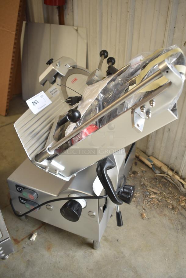 BRAND NEW SCRATCH AND DENT! Avantco ASA0012 177SL612A 12" Medium-Duty Automatic Meat Slicer with Manual Use Option - 1/2 hp. 115 Volts, 1 Phase. Tested and Working! - Image 2 of 10