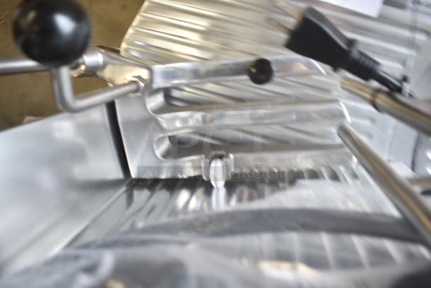 BRAND NEW SCRATCH AND DENT! Avantco ASA0012 177SL612A 12" Medium-Duty Automatic Meat Slicer with Manual Use Option - 1/2 hp. 115 Volts, 1 Phase. Tested and Working! - Image 8 of 10