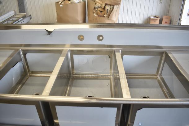 BRAND NEW SCRATCH AND DENT! Regency 600S32030220 Stainless Steel Commercial 3 Bay sink w/ Dual Drain Boards. No Legs. - Image 4 of 8