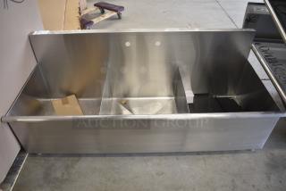 BRAND NEW SCRATCH AND DENT! Stainless Steel Commercial 3 Bay Sink. No Legs.