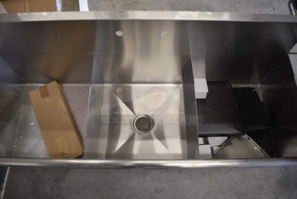 BRAND NEW SCRATCH AND DENT! Stainless Steel Commercial 3 Bay Sink. No Legs. - Image 5 of 6