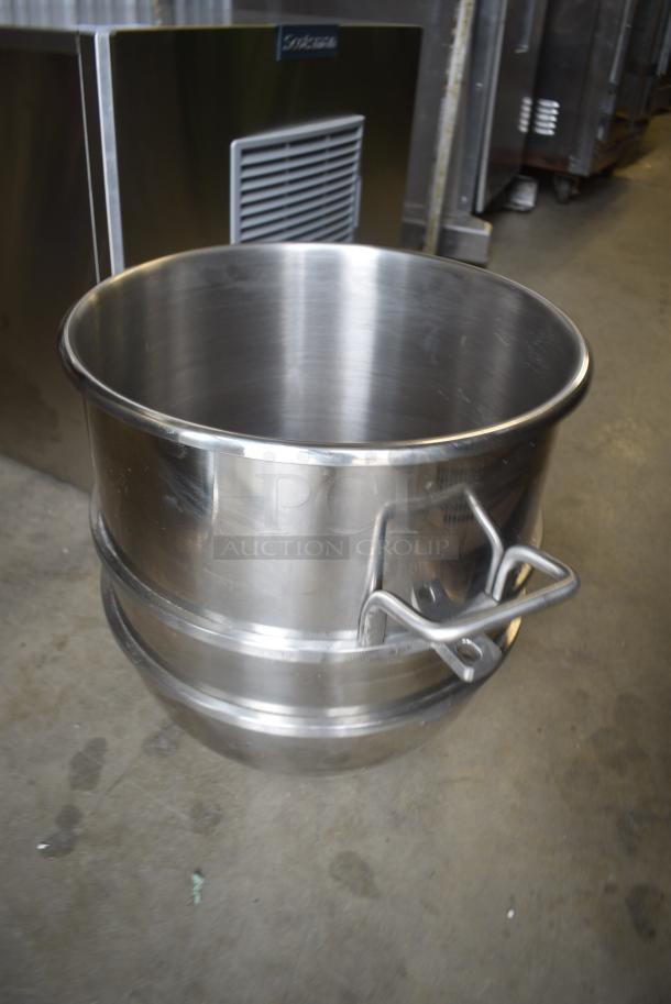 BRAND NEW SCRATCH AND DENT! Stainless Steel Mixing Bowl - Image 3 of 4