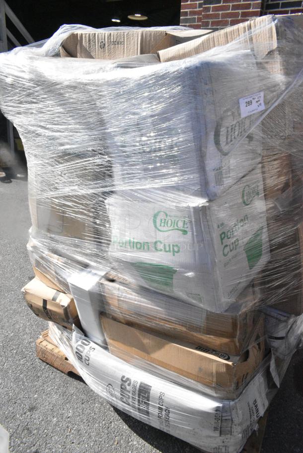 38 BRAND NEW SCRATCH AND DENT! Items Including 130BKFKSNSPH Choice Black Heavy Weight Wrapped Polystyrene Plastic Cutlery Pack with Napkin and Salt and Pepper Packets - 500/Case, 346BKFSNSPM Choice Medium Weight Black Wrapped Polypropylene Plastic Cutlery Set with Napkin and Salt and Pepper Packets - 250/Case, 128HDLDBULK Choice Heavy Duty Microwavable Translucent Plastic Deli Container Lid - 480/Case, 966UPWIDEKFT-500 OneUp by Choice Kraft 2-Ply Wide Interfold 6 1/2" x 8 1/2" Dispenser Napkin - 6000/Case, 433L32C Choice Quart Size Natural Kraft Paper Bag - 500/Case, 129MCR16B Choice 16 oz. Black 6 1/4" Round Microwavable Heavy Weight Container with Lid - 150/Case, Dart 95HT1R 9 1/2" x 9" x 3" White Foam Square Take Out Container with Hinged Lid, 128HD16COMBO Choice Heavy Duty 16 oz. Microwavable Translucent Plastic Deli Container and Lid Combo Pack - 240/Case, 347RPBD10WHG Visions 10" White Plastic Plate with Gold Bands - 120/Case, 502334016CL Lavex 33 Gallon 16 Micron 33" x 40" High Density Janitorial Can Liner / Trash Bag - 250/Case, 500CC16PLA EcoChoice 16 oz. PLA Compostable Plastic Cold Cup - 1000/Case, 129MCR24B Choice 24 oz. Black Round Microwavable Heavy Weight Container with Lid 7 1/4" - 150/Case. 38 Times Your Bid! - Image 2 of 22