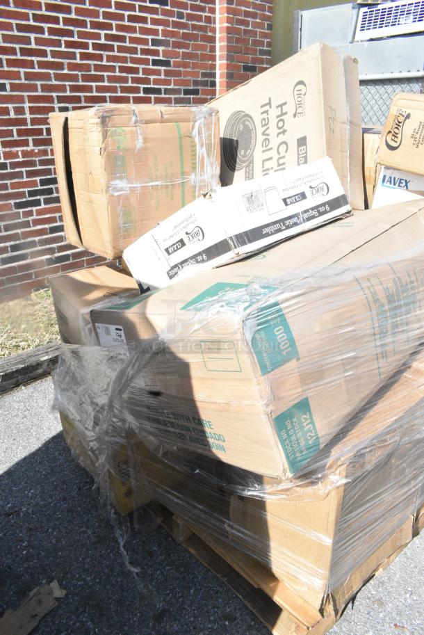 22 BRAND NEW SCRATCH AND DENT! Items Including 485UJ7PLABK EcoChoice 7 3/4" Black Jumbo Compostable Unwrapped PLA Straw - 9600/Case, 127CH12F: CONTAINER HINGED DELI, CHOICE CLEAR 12OZ DOME LID, 128HD12COMBO Choice Heavy Duty 12 oz. Microwavable Translucent Plastic Deli Container and Lid Combo Pack - 240/Case, 394365XL Noble Products Powder-Free Disposable Vinyl Gloves for Foodservice - 1000/Case, 127CH12F CONTAINER HINGED DELI, CHOICE CLEAR 12OZ DOME LID, 760SOUP8KPA Choice 8 oz. Kraft Poly-Coated Paper Food Cup with Vented Paper Lid - 250/Case, 500TW10 Choice 10 oz. Translucent Thin Wall Plastic Cold Cup - 2500/Case, 129MCR32B Choice 32 oz. Black Round Microwavable Heavy Weight Container with Lid 7 1/4" - 150/Case, Dart 12J12 12 oz. White Customizable Foam Cup, 347TCL9 Choice 9 oz. Clear Disposable Plastic Tumbler - 500/Case. 22 Times Your Bid! - Image 3 of 17