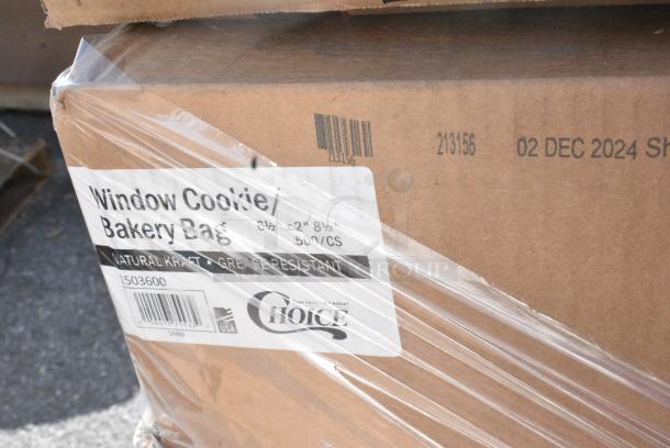 22 BRAND NEW SCRATCH AND DENT! Items Including 485UJ7PLABK EcoChoice 7 3/4" Black Jumbo Compostable Unwrapped PLA Straw - 9600/Case, 127CH12F: CONTAINER HINGED DELI, CHOICE CLEAR 12OZ DOME LID, 128HD12COMBO Choice Heavy Duty 12 oz. Microwavable Translucent Plastic Deli Container and Lid Combo Pack - 240/Case, 394365XL Noble Products Powder-Free Disposable Vinyl Gloves for Foodservice - 1000/Case, 127CH12F CONTAINER HINGED DELI, CHOICE CLEAR 12OZ DOME LID, 760SOUP8KPA Choice 8 oz. Kraft Poly-Coated Paper Food Cup with Vented Paper Lid - 250/Case, 500TW10 Choice 10 oz. Translucent Thin Wall Plastic Cold Cup - 2500/Case, 129MCR32B Choice 32 oz. Black Round Microwavable Heavy Weight Container with Lid 7 1/4" - 150/Case, Dart 12J12 12 oz. White Customizable Foam Cup, 347TCL9 Choice 9 oz. Clear Disposable Plastic Tumbler - 500/Case. 22 Times Your Bid! - Image 15 of 17