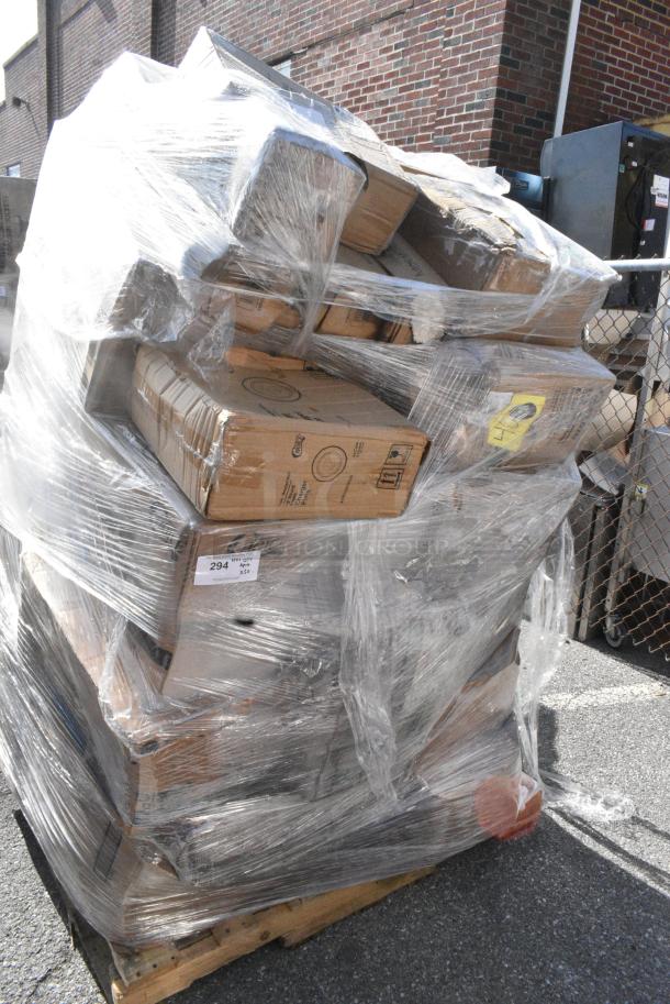 30 BRAND NEW SCRATCH AND DENT! Items Including 128HD12COMBO Choice Heavy Duty 12 oz. Microwavable Translucent Plastic Deli Container and Lid Combo Pack - 240/Case, 129MCR32B Choice 32 oz. Black Round Microwavable Heavy Weight Container with Lid 7 1/4" - 150/Case, 164TCOLRD425 Lancaster Table & Seating 25 3/16" x 4" Standard Height Table Base Column and Rod, SXP10W Dixie Plates. 30 Times Your Bid! - Image 1 of 13