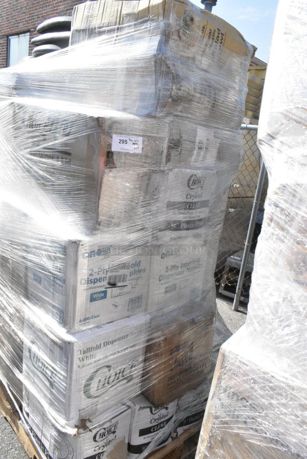 34 BRAND NEW SCRATCH AND DENT! Items Including 760WY9LT Lavex 9 oz. Translucent, Individually Wrapped Cups - 1000/Case, 433CARRIER4 CARRIER CUP-4 PULP STD300 CUP 8-32oz, BIO/COMP, 5013339 Lavex Li'l Herc 33 Gallon 1.2 Mil 33" x 39" Low Density Medium-Duty Black Trash Bag / Can Liner - 100/Case, 128HD16COMBO Choice Heavy Duty 16 oz. Microwavable Translucent Plastic Deli Container and Lid Combo Pack - 240/Case, 1229105CS Choice 9" x 10 3/4" Food Service Interfolded Pop-Up Foil Sheets - 3000/Case, 966TALLFLDB Choice White Tall-Fold 6" x 13" Dispenser Napkin - 8000/Case, 347RP9CL Visions 9" Clear Plastic Plate - 240/Case. 34 Times Your Bid! - Image 1 of 16