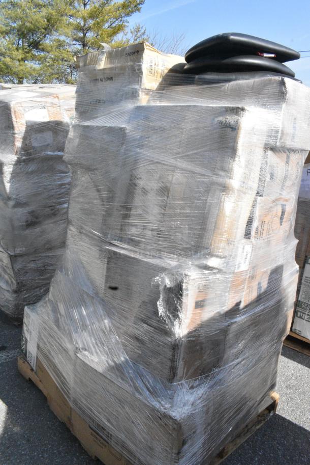 34 BRAND NEW SCRATCH AND DENT! Items Including 760WY9LT Lavex 9 oz. Translucent, Individually Wrapped Cups - 1000/Case, 433CARRIER4 CARRIER CUP-4 PULP STD300 CUP 8-32oz, BIO/COMP, 5013339 Lavex Li'l Herc 33 Gallon 1.2 Mil 33" x 39" Low Density Medium-Duty Black Trash Bag / Can Liner - 100/Case, 128HD16COMBO Choice Heavy Duty 16 oz. Microwavable Translucent Plastic Deli Container and Lid Combo Pack - 240/Case, 1229105CS Choice 9" x 10 3/4" Food Service Interfolded Pop-Up Foil Sheets - 3000/Case, 966TALLFLDB Choice White Tall-Fold 6" x 13" Dispenser Napkin - 8000/Case, 347RP9CL Visions 9" Clear Plastic Plate - 240/Case. 34 Times Your Bid! - Image 4 of 16