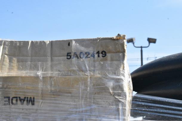 34 BRAND NEW SCRATCH AND DENT! Items Including 760WY9LT Lavex 9 oz. Translucent, Individually Wrapped Cups - 1000/Case, 433CARRIER4 CARRIER CUP-4 PULP STD300 CUP 8-32oz, BIO/COMP, 5013339 Lavex Li'l Herc 33 Gallon 1.2 Mil 33" x 39" Low Density Medium-Duty Black Trash Bag / Can Liner - 100/Case, 128HD16COMBO Choice Heavy Duty 16 oz. Microwavable Translucent Plastic Deli Container and Lid Combo Pack - 240/Case, 1229105CS Choice 9" x 10 3/4" Food Service Interfolded Pop-Up Foil Sheets - 3000/Case, 966TALLFLDB Choice White Tall-Fold 6" x 13" Dispenser Napkin - 8000/Case, 347RP9CL Visions 9" Clear Plastic Plate - 240/Case. 34 Times Your Bid! - Image 8 of 16