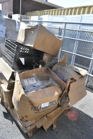 26 BRAND NEW SCRATCH AND DENT! Items Including 303PNG22GN Acopa Pangea 22 oz. Sage Matte Porcelain Pasta Bowl - 12/Case, 303VBCOPP21 Acopa Keystone 12 1/2" Vanilla Bean Stoneware Coupe Plate - 12/Case, 247PG1022FH Vigor 11" x 23" Portable Steel Griddle. 26 Times Your Bid!
