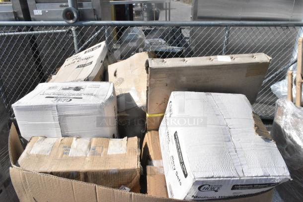 25 BRAND NEW SCRATCH AND DENT! Items Including 50020W CUP 20oz PAP HOT WHITE600 LID 500L1020B/W, 130BKFKSNSH Choice Black Heavy Weight Wrapped Polystyrene Plastic Cutlery Pack with Napkin and Salt and Pepper Packets - 500/Case, 433NHTR101WH Choice 1/6 Standard Size 2.25 Mil White Reusable Extra Heavy-Duty Plastic T-Shirt Bag - 200/Case, 129MCR333CB Choice 33 oz. Black 9" Round 3-Compartment Microwavable Heavy Weight Container with Lid - 150/Case, 346WKFSM Choice Medium Weight White Wrapped Polypropylene Plastic Cutlery Set with Knife, Fork, and Spoon - 500/Case, 130SERVSP8BK Visions 8 1/2" Black Disposable Plastic Serving Spoon - 72/Case. 25 Times Your Bid! - Image 3 of 14
