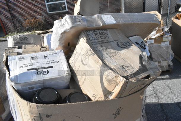 30 BRAND NEW SCRATCH AND DENT! Items Including 130BKFKSNH Choice Black Heavy Weight Wrapped Polystyrene Plastic Cutlery Pack with Napkin - 500/Case, 500CC20 Choice Clear PET Customizable Plastic Cold Cup - 20 oz. - 600/Case, 129MCR32B Choice 32 oz. Black Round Microwavable Heavy Weight Container with Lid 7 1/4" - 150/Case, 600FT1848SS Regency 18" x 48" 14-Gauge Stainless Steel Floor Trough with Grate, 460EG1848 Regency 18" x 48" NSF Green Epoxy Wire Shelf, 600BSDS2318 Regency 18" x 23" Stainless Steel Blender Station with Dump Sink. 30 Times Your Bid! - Image 2 of 15