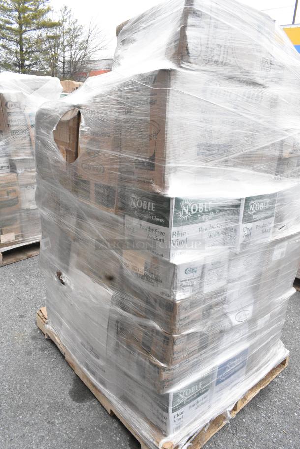 34 BRAND NEW SCRATCH AND DENT! Items Including 394405M Noble Products Powder-Free Disposable Blue Vinyl Gloves for Foodservice - Medium - 1000/Case, 182RRF14 Choice 10" x 14" Plastic Food Bag On A Roll - 1000/Case, 130BKFKSH Choice Black Heavy Weight Wrapped Polystyrene Plastic Cutlery Pack - 500/Case, 128HD12COMBO Choice Heavy Duty 12 oz. Microwavable Translucent Plastic Deli Container and Lid Combo Pack - 240/Case, 347RPBD10BNG Visions 10" Bone / Ivory Plastic Plate with Gold Bands - 120/Case. 34 Times Your Bid! - Image 4 of 17