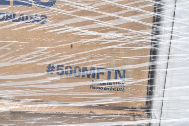 30 BRAND NEW SCRATCH AND DENT! Items Including 2 500MFTN Lavex Natural Brown Kraft M-Fold (Multifold) Towel - 4000/Case, 127CH32F Choice 32 oz. Clear RPET Tall Hinged Deli Container with Domed Lid - 200/Case, 500CC9 CUP 9oz PET SQUAT 1M FITS 500LFLAT, 500LDOME, 500TO883C3 Choice 8" x 8" x 3" Microwaveable 3-Compartment Black / Clear Plastic Hinged Container - 100/Case, 130CLFKSNH Choice Clear Heavy Weight Wrapped Polystyrene Plastic Cutlery Pack with Napkin - 500/Case, 500COLLAR EcoChoice Kraft Coffee Cup Sleeve / Jacket / Clutch - 10-24 oz. - 1200/Case, 760SOUP8WPA Choice 8 oz. White Double Poly-Coated Paper Food Cup with Vented Paper Lid - 250/Case. 30 Times Your Bid! - Image 18 of 18