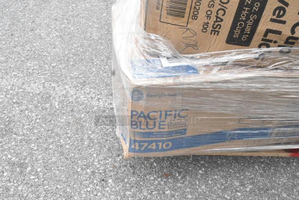 26 BRAND NEW SCRATCH AND DENT! Items Including 129MCS28B Choice 28 oz. Black Rectangular Microwavable Heavy Weight Container with Lid 8 3/4" x 6 1/4" x 1 3/4" - 150/Case, 394365M Noble Products Powder-Free Disposable Clear Vinyl Gloves for Foodservice - Medium - 1000/Case, 760SOUP64BBL Choice 64 oz. Black Paper Soup / Hot Food Cup Vented Lid - 150/Case, 130BKFKSNH Choice Black Heavy Weight Wrapped Polystyrene Plastic Cutlery Pack with Napkin - 500/Case, 500L1020B Choice Black Hot Paper Cup Travel Lid for 10-24 oz. Standard Cups and 8 oz. Squat Cups - 1000/Case, Dart 205HT1 White Foam Take Out Container with Perforated Hinged Lid 9" x 6" x 3" - 200/Case, 500CC9 Choice 9 oz. Platic Cold Cup. 26 Times Your Bid! - Image 10 of 13