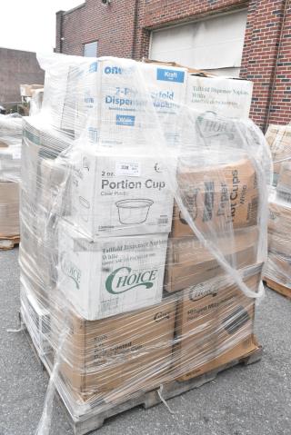 27 BRAND NEW SCRATCH AND DENT! Items Including 5002DNAPNV Choice 15" x 17" Navy Blue 2-Ply Customizable Paper Dinner Napkin - 1000/Case, 347BP10WH Choice 10 1/4" White Plastic Plate - 500/Case, 50012DWALLC Coffee Break Print Smooth Double Wall Paper Hot Cup, VacPak-It 186CVB4812 8" x 12" Chamber Vacuum Packaging Pouches / Bags 4 Mil - 1000/Case, 128HD16COMBO Choice Heavy Duty 16 oz. Microwavable Translucent Plastic Deli Container and Lid Combo Pack - 240/Case, 966TALLFLDB Choice White Tall-Fold 6" x 13" Dispenser Napkin - 8000/Case, 127P2C Choice Clear Plastic Souffle Cup / Portion Cup - 2 oz. - 2500/Case, 500COLLARBR EcoChoice Kraft Coffee Cup Sleeve / Jacket / Clutch - 10-24 oz. - 1200/Case. 27 Times Your Bid!