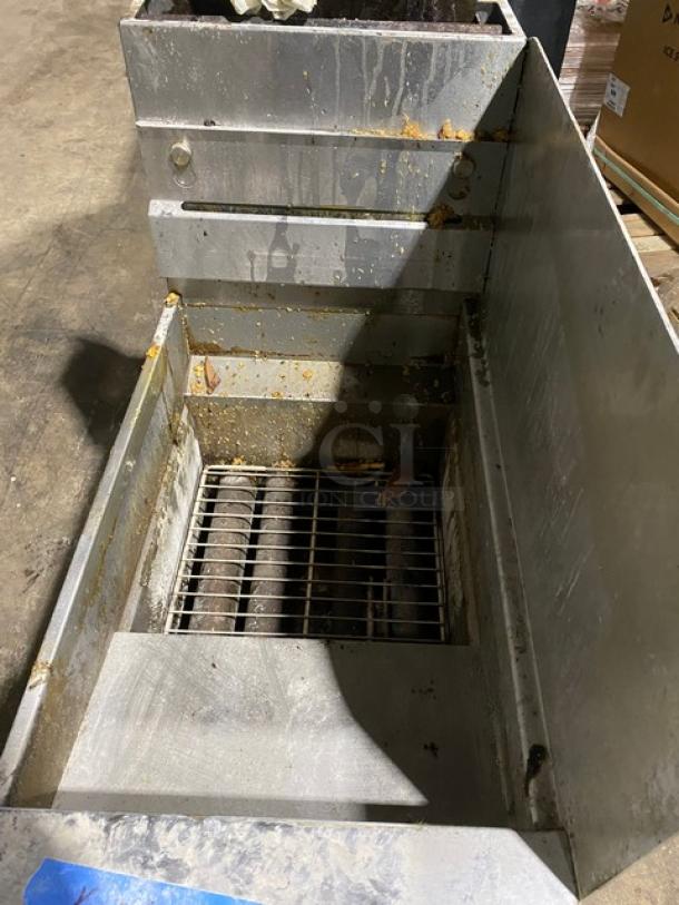 Pitco Commercial Stainless Steel Natural Gas Powered 40 Lb. Deep Fat Fryer! With Back & Right Side Splash! With Basket Hanger! Model: SG14 SN: G19AC092425! On Legs! - Image 5 of 10