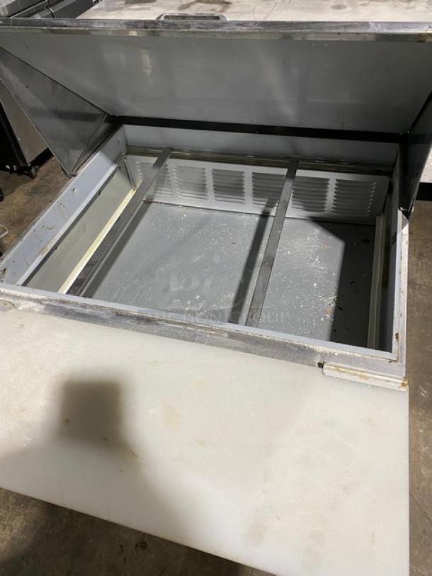 Beverage-Air Commercial Stainless Steel Single Door Refrigerated Bain Marie Style Mega Top Salad/Sandwich Prep Table! With Removable Cutting Board! With Poly Coated Wire Rack! Model: SPE27-12M-B SN: 12104211! 115V 1 Phase! On Legs! - Image 5 of 10