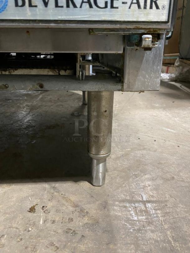 Beverage-Air Commercial Stainless Steel Single Door Refrigerated Bain Marie Style Mega Top Salad/Sandwich Prep Table! With Removable Cutting Board! With Poly Coated Wire Rack! Model: SPE27-12M-B SN: 12104211! 115V 1 Phase! On Legs! - Image 9 of 10