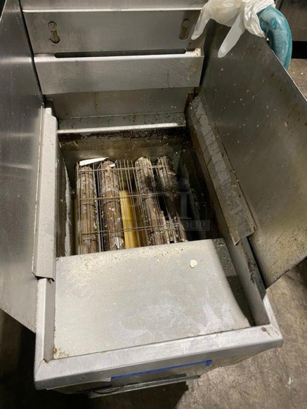 Pitco Commercial Stainless Steel Natural Gas Powered 42 Lb. Deep Fat Fryer! With Back & Side Splashes! With Basket Hanger! Model: 45C SN: G15JE068697! On Legs! - Image 5 of 10