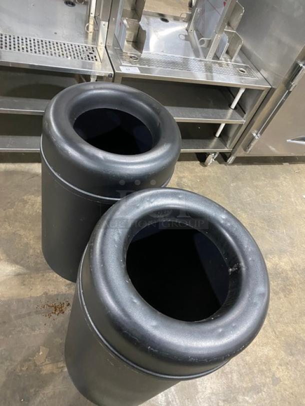 Rubbermaid Commercial Black Round Waste/Trash Disposal Bin! With Lid! ALL ONE MONEY! - Image 4 of 8
