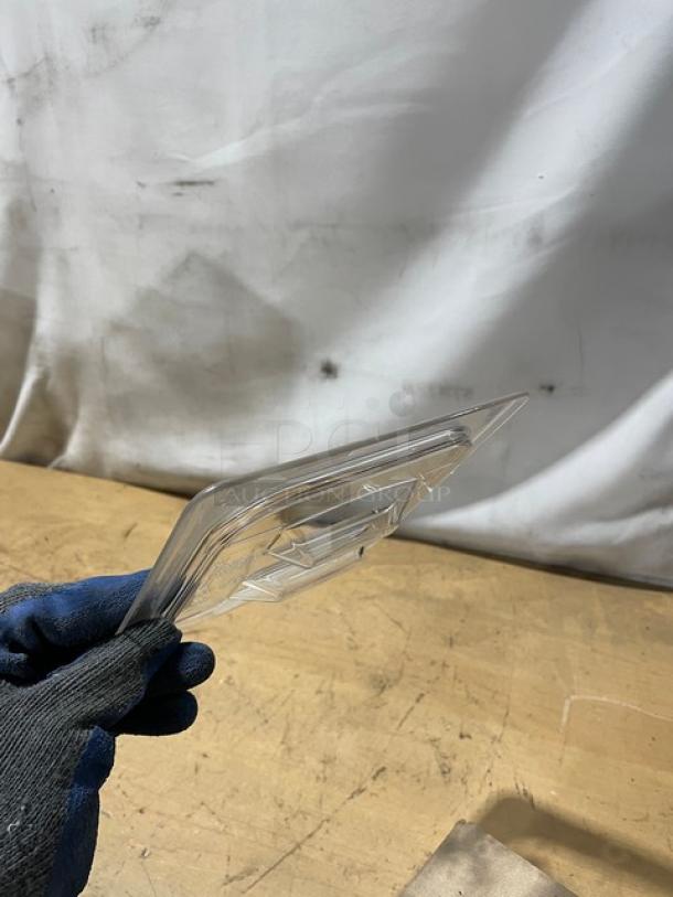 BRAND NEW! Cambro Commercial Clear Polycarbonate 1/6 Size Food Pan Covers! Model: 60CWCHTRI135! - Image 8 of 8
