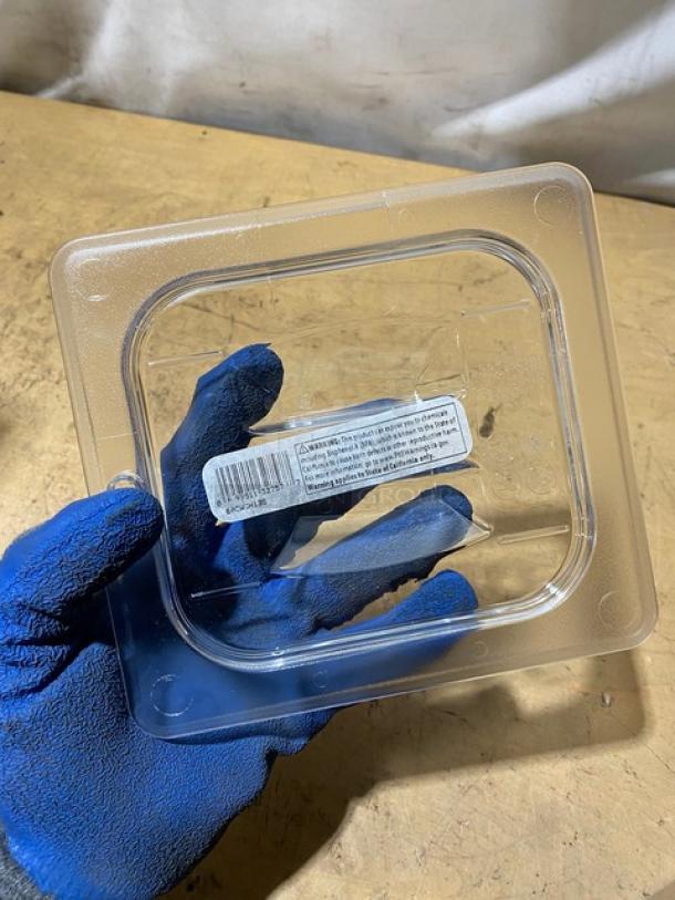 BRAND NEW! Cambro Camwear Series Commercial Clear Polycarbonate 1/6 Size Handled Food Pan Covers! Model: 60CWCH135! - Image 6 of 8