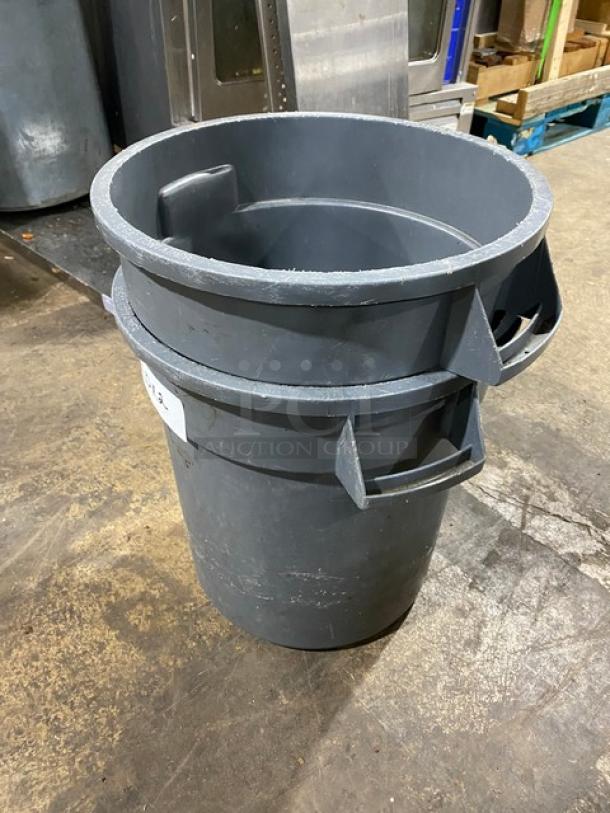 Carlisle Commercial Gray Heavy Duty 10 Gal. Round Trash/Waste Container! With Handles! 2X Your Bid! - Image 2 of 7