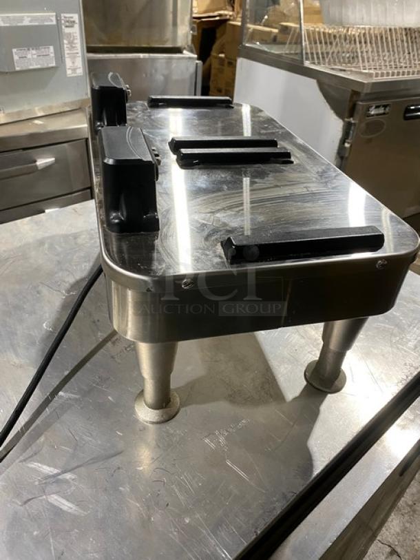 Bunn Soft Heat® Infusion Series® Commercial Stainless Steel Electric Powered Countertop Serving Stand/Docking System! With Wifi Communication! Model: 2SHSTAND SN: RW10258750! 120V 1 Phase! On Legs! - Image 4 of 8