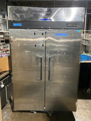Turbo Air M3 Series Commercial Stainless Steel Solid 2 Door Reach In Freezer! Energy Star Certified! With Poly Coated Wire Racks! Model: M3F47-2 SN: K9F41A8019! 115V! With Casters!